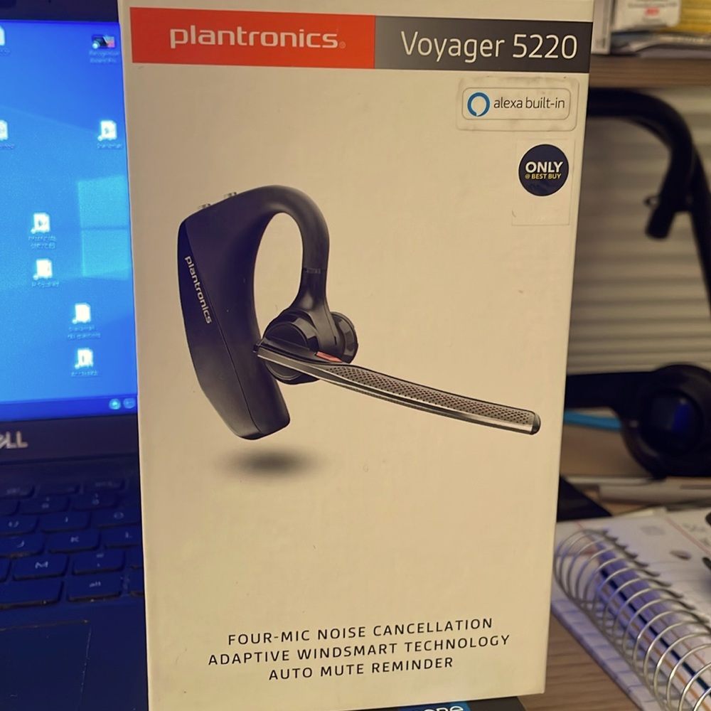 Plantronics Voyager 5220 - never used